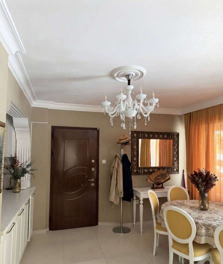 Fethiye residence lower-level dining area
