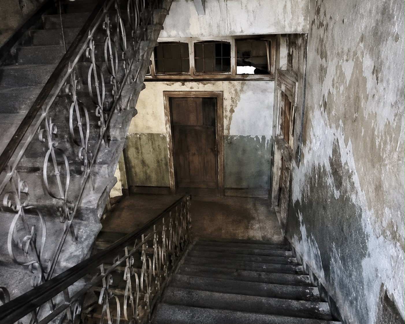 Historic Staircase & Circulation
